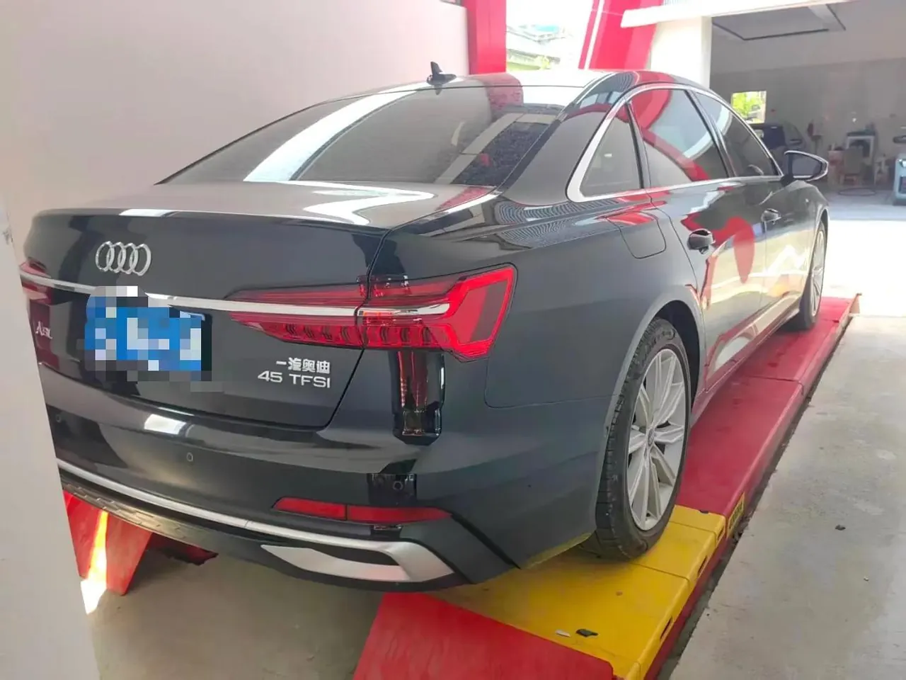 Audi 2023 A6L 2.0TFSI 45TFSI Selected Dynamic (Modified) Automatic Gear 6