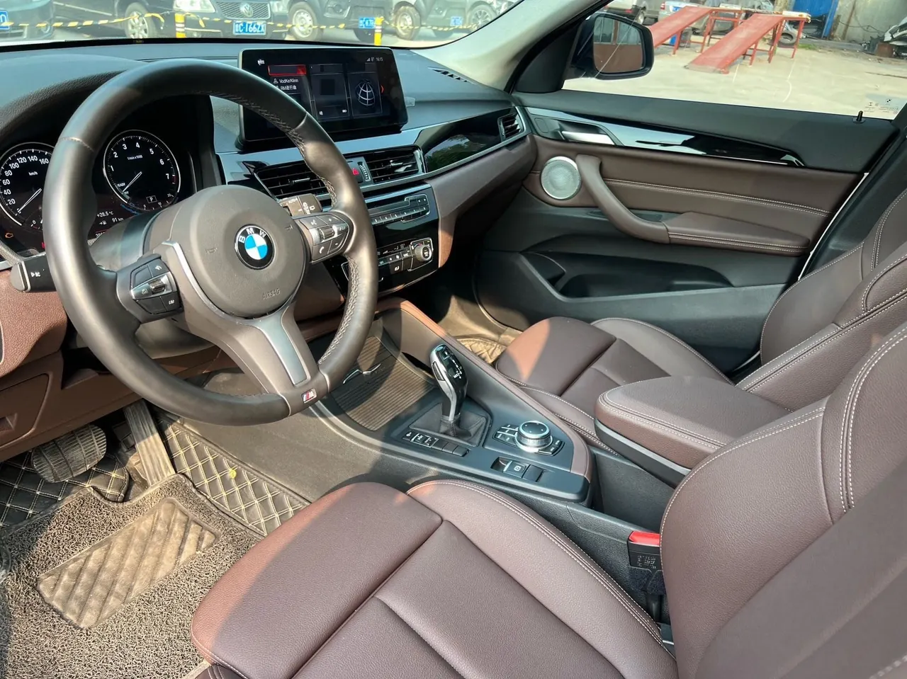 BMW 2022 X1 sDrive25Li 2.0T Leading Automatic Gear 3