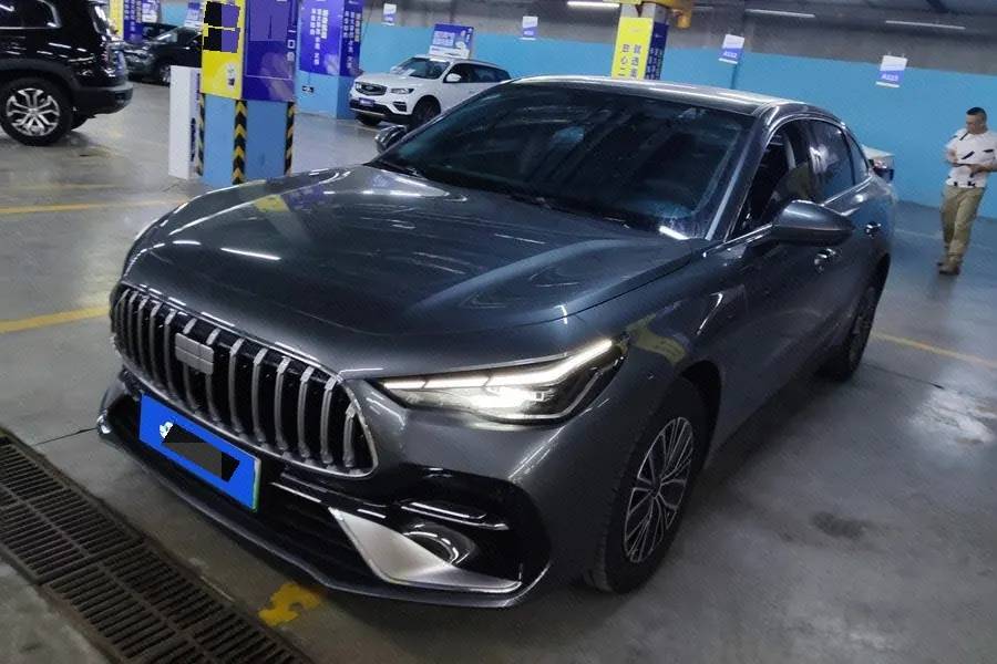 打开图片灯箱:Geely Galaxy 2025 xingyao 6 EM-i 1.5 60km sailing version of automatic gear