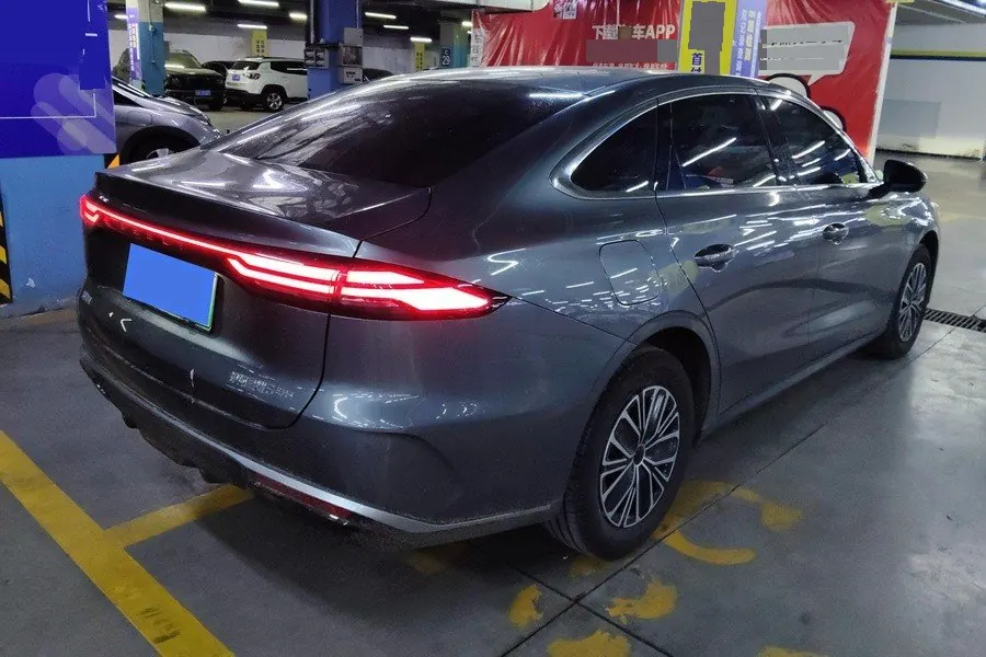 Geely Galaxy 2025 xingyao 6 EM-i 1.5 60km sailing version of automatic gear 3