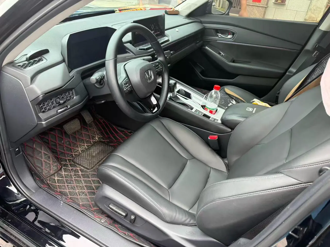 Honda 2025 11th Generation Accord 1.5T Stepless 260TURBO Deluxe Automatic Gear 3