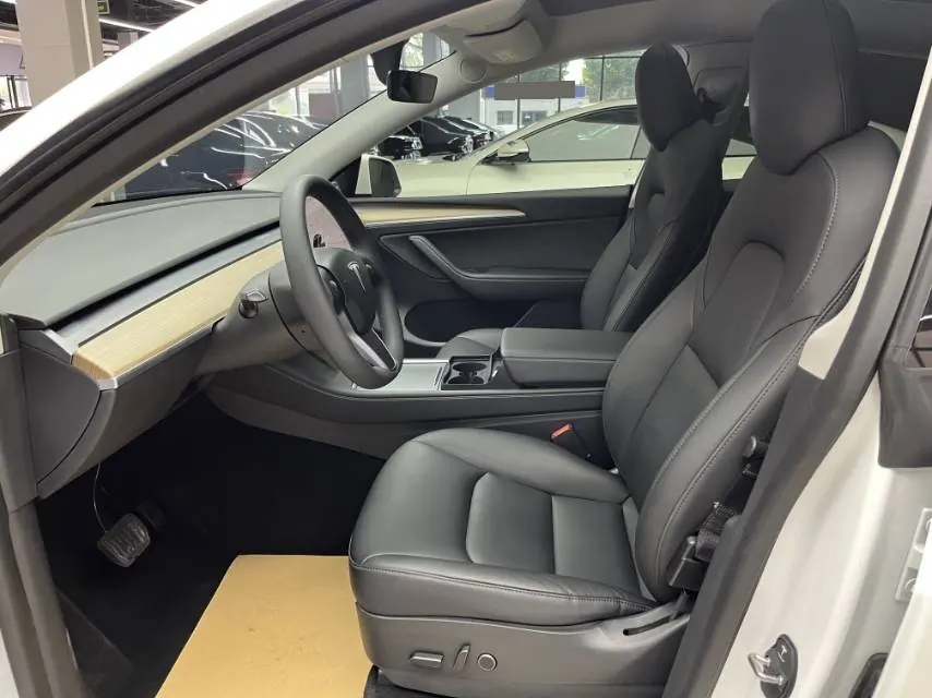 Tesla 2021 Model Y long endurance all-wheel drive version automatic transmission 3
