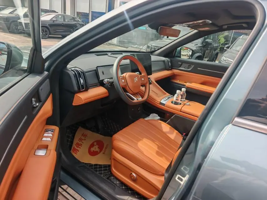 Jetour 2025 X70L 2.0TD flagship 7-seat automatic gear 3