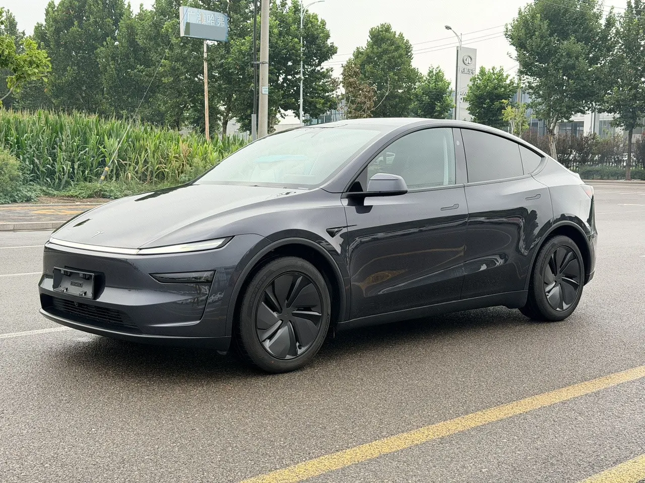 Open image lightbox: Tesla 2025 Model Y long endurance all-wheel drive version (modified) automatic gear