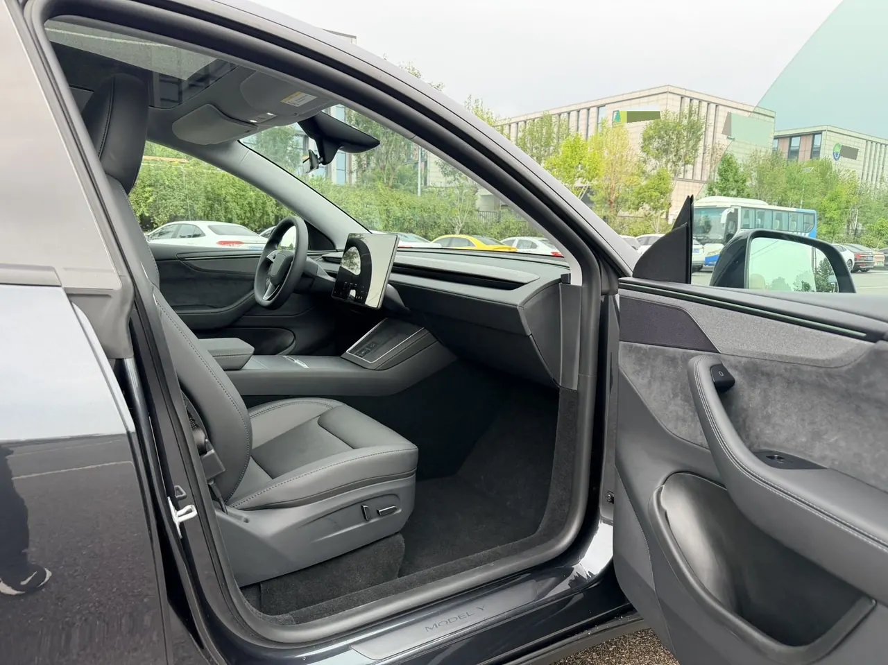 Tesla 2025 Model Y long endurance all-wheel drive version (modified) automatic gear 4