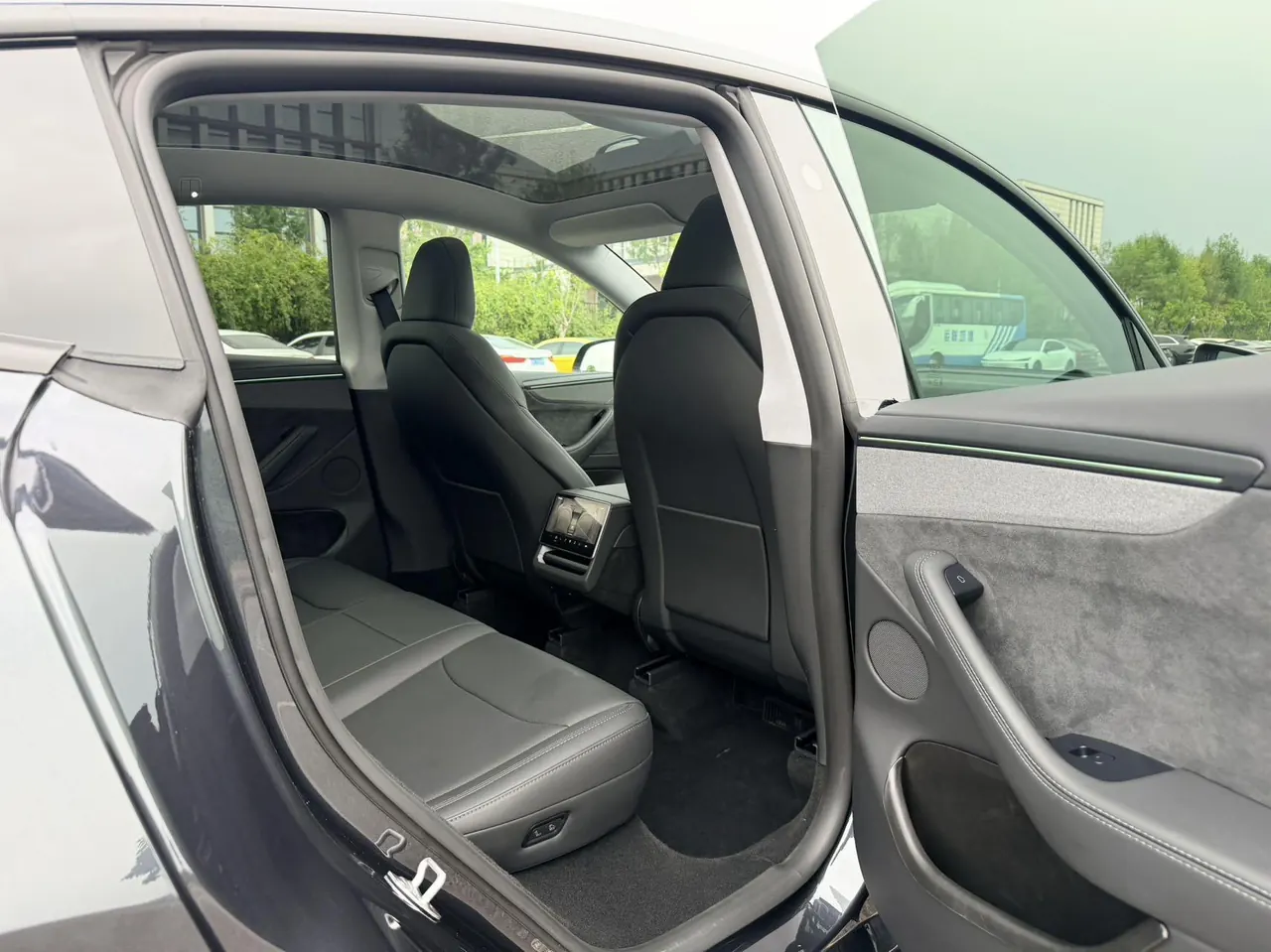 Tesla 2025 Model Y long endurance all-wheel drive version (modified) automatic gear 5