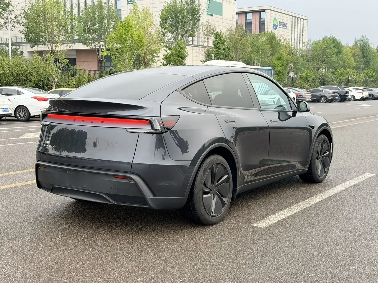 Tesla 2025 Model Y long endurance all-wheel drive version (modified) automatic gear 7