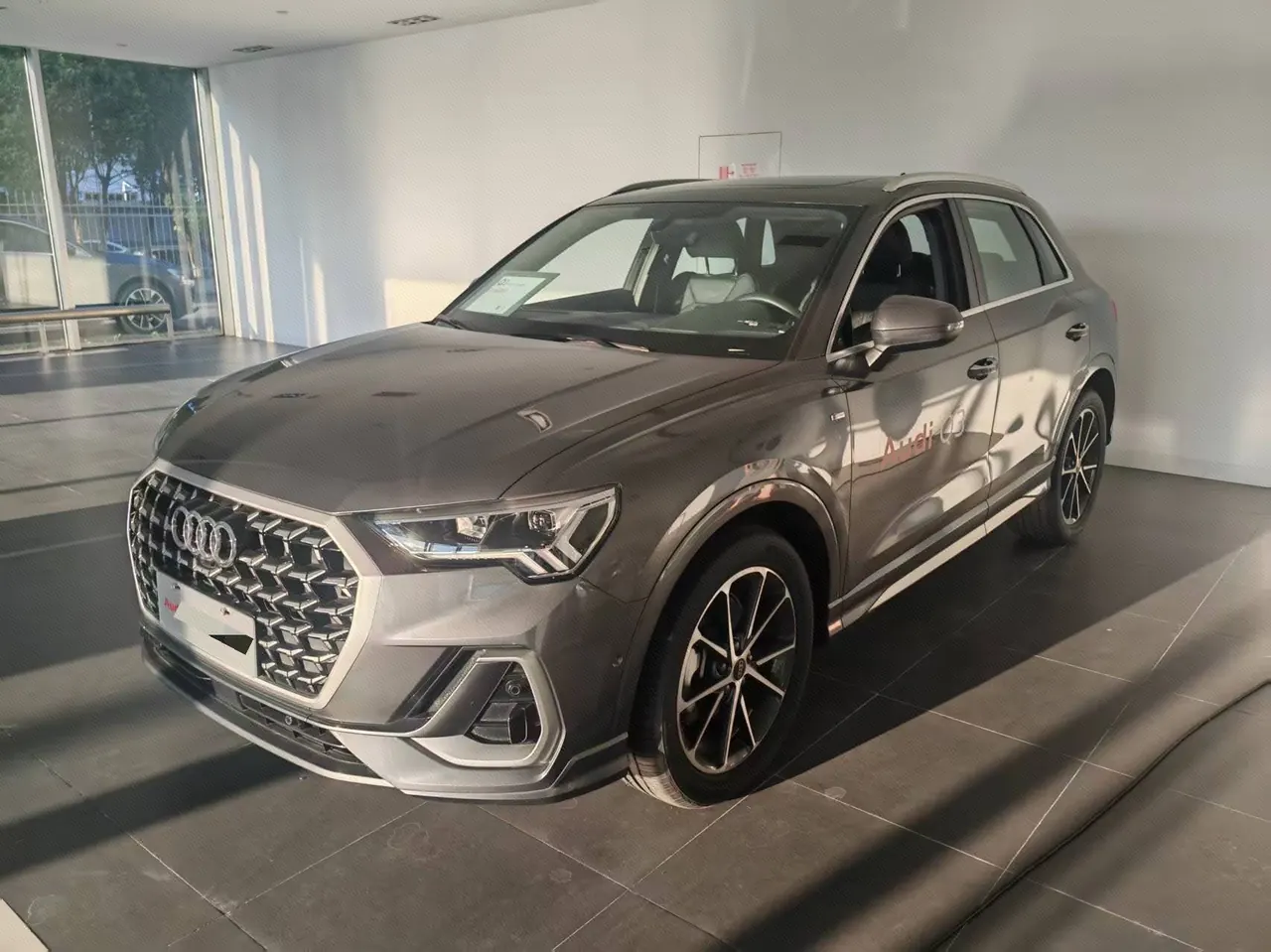 Open image lightbox: Audi 2025 Q3 2.0TFSI 40TFSI 45th Anniversary Collection Edition Quattro Fashion Dynamic Automatic Gear