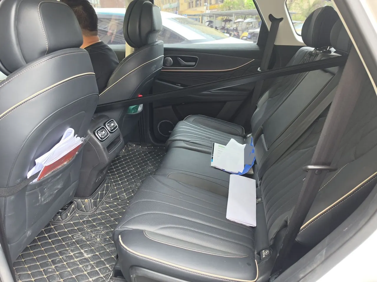 Chery 2023 Ruihu 9 2.0T 400T Two-Drive Leading Edition 5-seat Automatic Gear 4