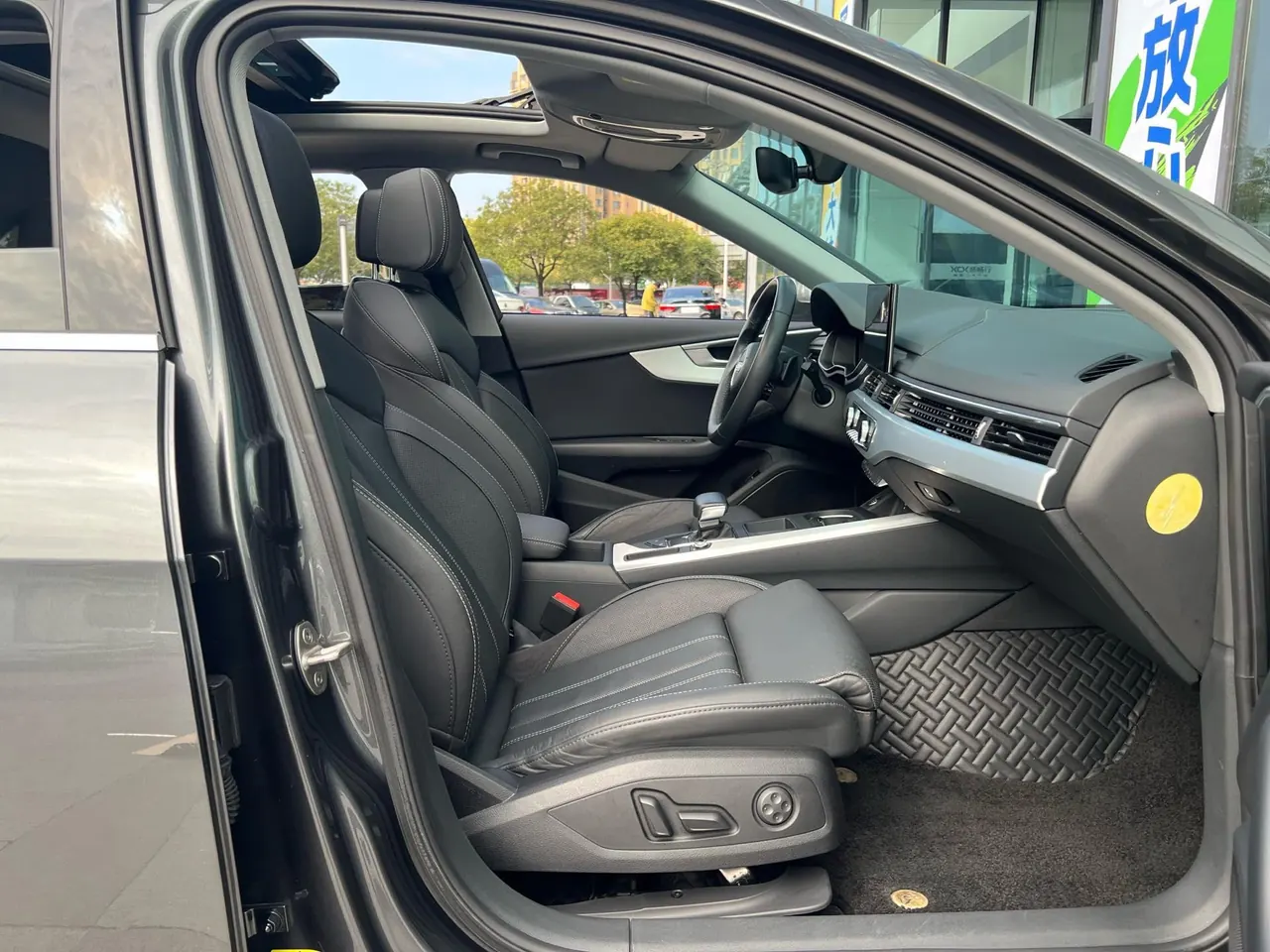Audi 2020 A4L 2.0TFSI 40TFSI Deluxe Dynamic Automatic 10