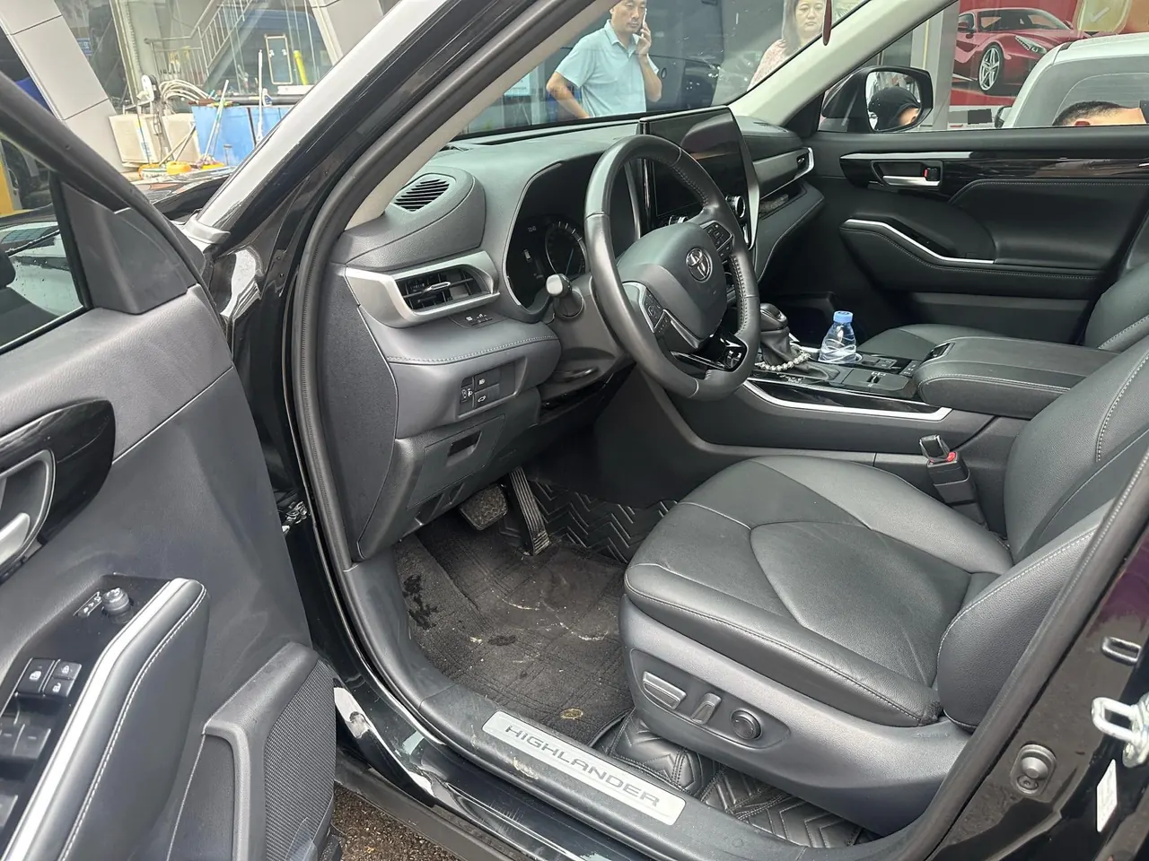 Toyota 2023 Highlander Dual Engine 2.5 Stepless Intelligent Electric Hybrid Four-wheel Drive Premium Edition 7-seat Automatic Transmission 3