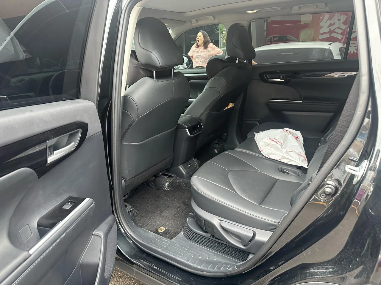 Toyota 2023 Highlander Dual Engine 2.5 Stepless Intelligent Electric Hybrid Four-wheel Drive Premium Edition 7-seat Automatic Transmission 4