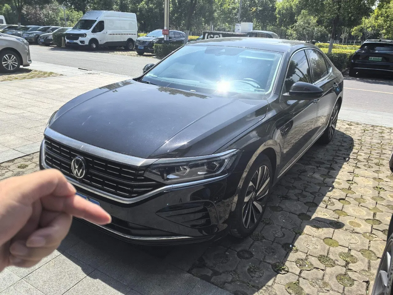 Open image lightbox: Volkswagen 2023 Passat 2.0TSI 330TSI Deluxe Edition (Modified) Automatic Gear