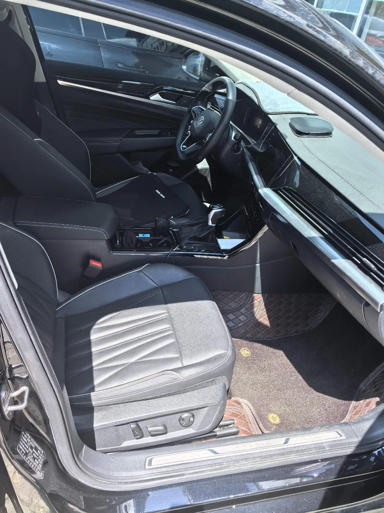Volkswagen 2023 Passat 2.0TSI 330TSI Deluxe Edition (Modified) Automatic Gear 3