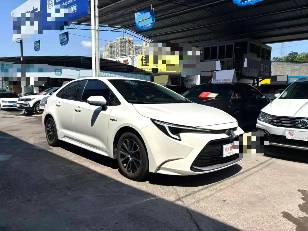 Toyota 2023 Lei Ling Shuangqing 1.8 Stepless Intelligent Electric Hybrid Deluxe Edition Automatic Gear 3