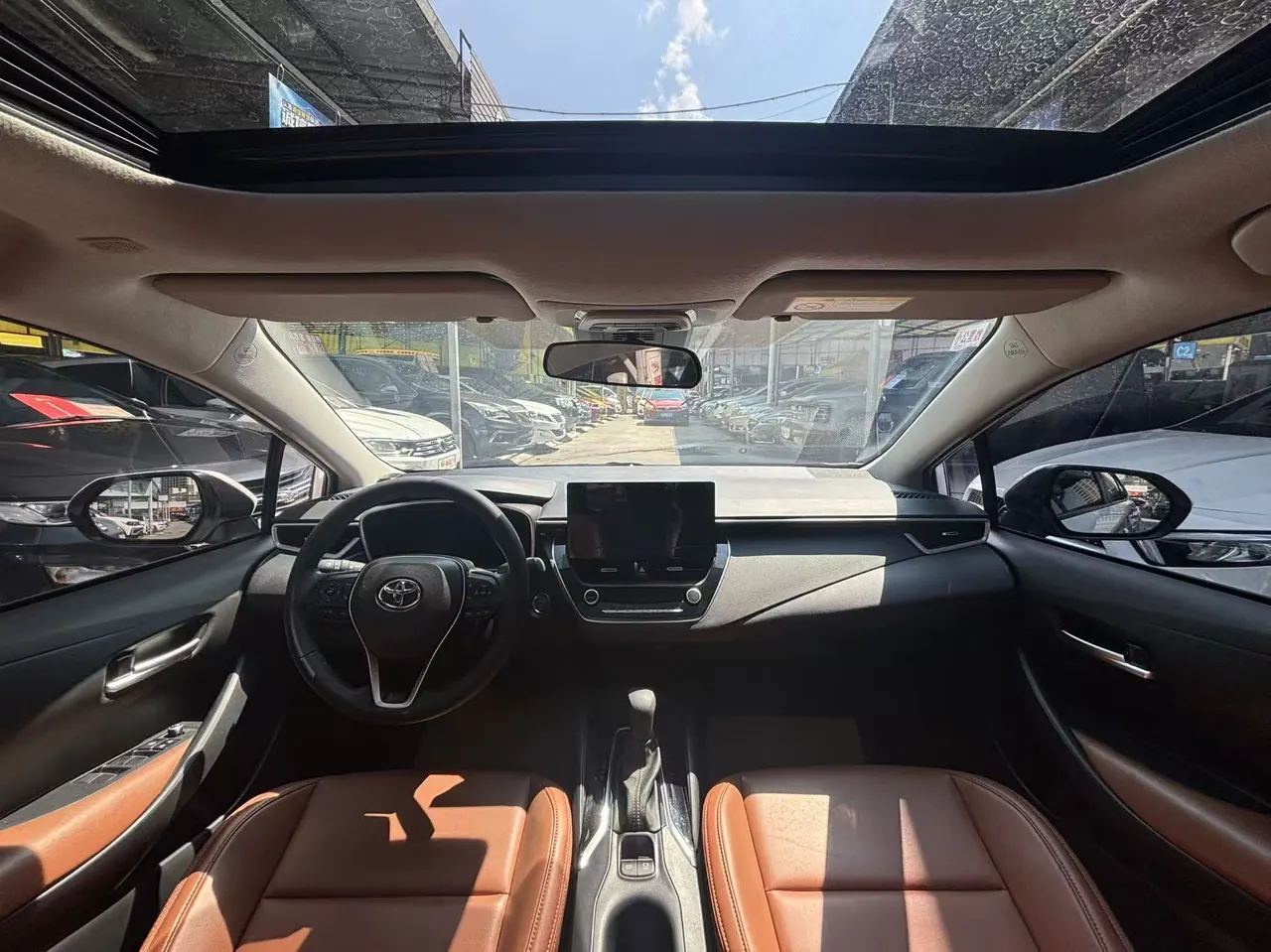 Toyota 2023 Lei Ling Shuangqing 1.8 Stepless Intelligent Electric Hybrid Deluxe Edition Automatic Gear 6