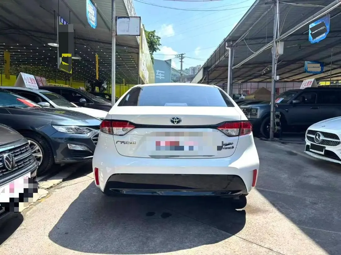 Toyota 2023 Lei Ling Shuangqing 1.8 Stepless Intelligent Electric Hybrid Deluxe Edition Automatic Gear 8