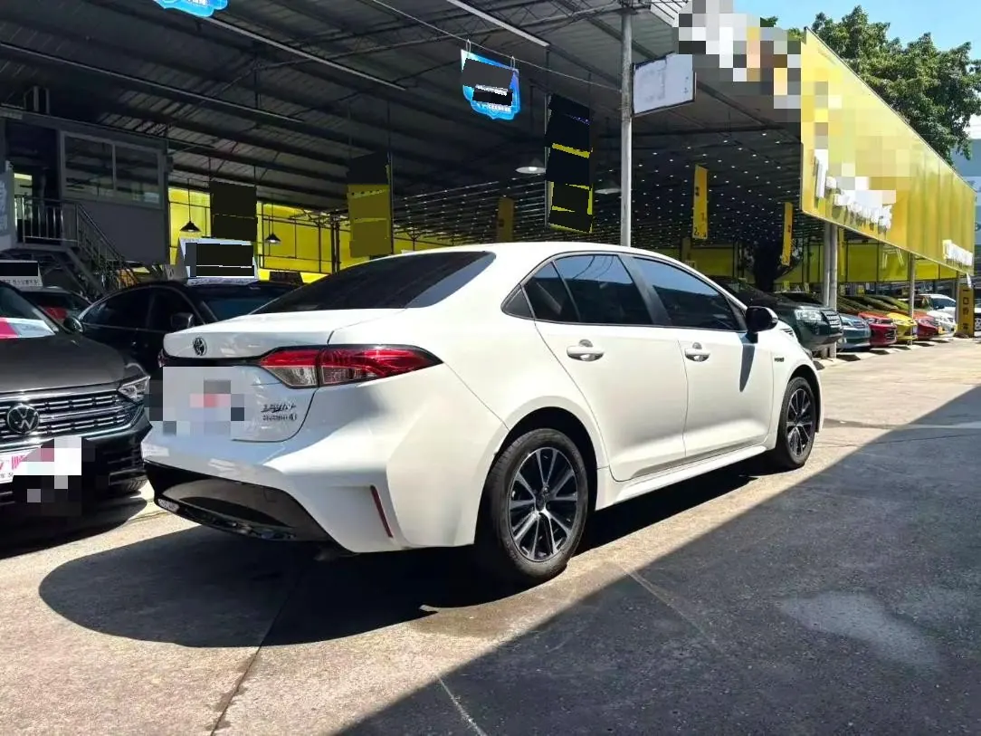 Toyota 2023 Lei Ling Shuangqing 1.8 Stepless Intelligent Electric Hybrid Deluxe Edition Automatic Gear 9