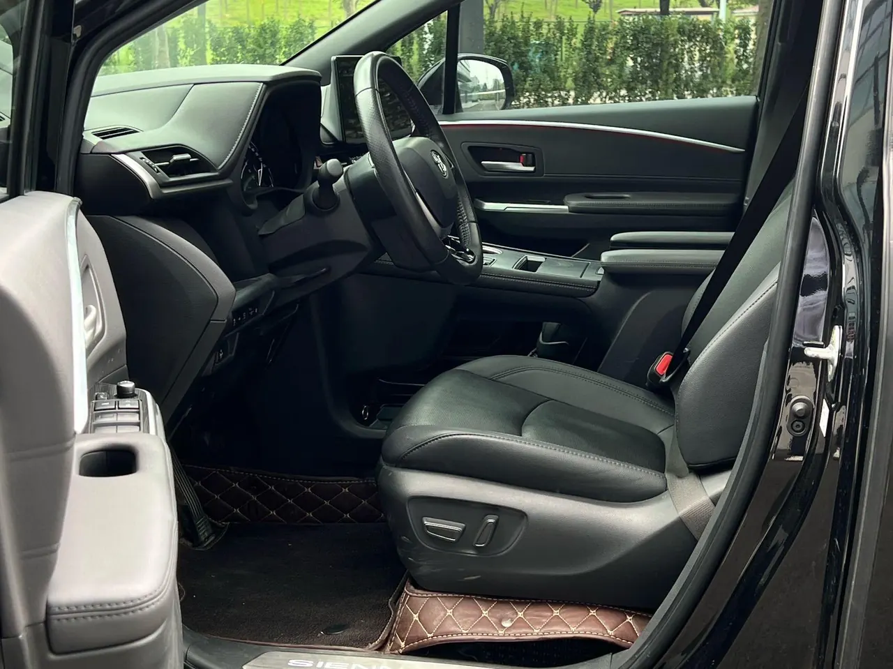 Toyota 2023 Sai 2.5 Stepless Premium Edition Automatic Gear 3