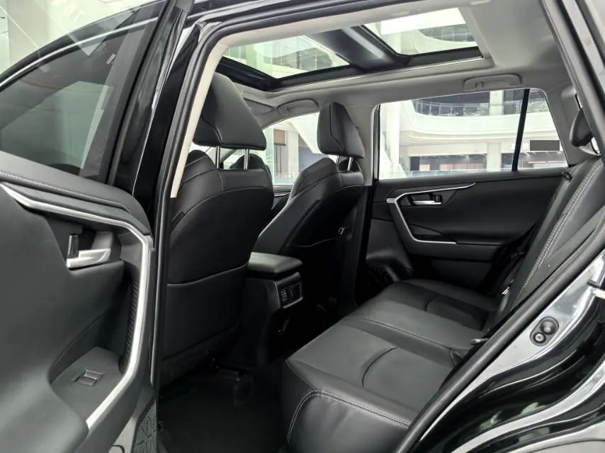 Toyota 2023 Willanda 2.0 Stepless Two-Drive Luxury PLUS Edition Automatic Gear 11