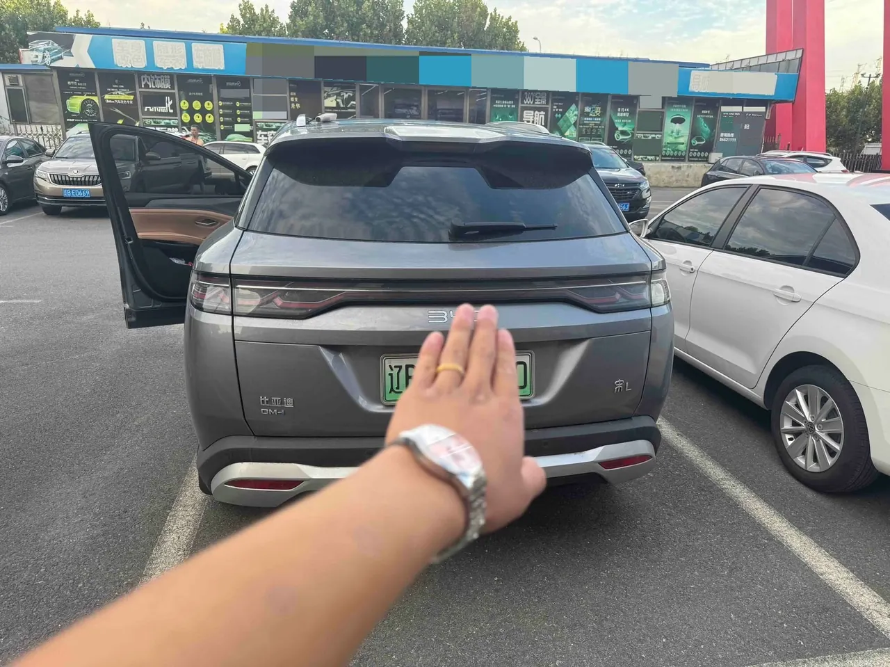 BYD 2024 Song L DM-i 1.5 Stepless 112km Leading Automatic Gear 5