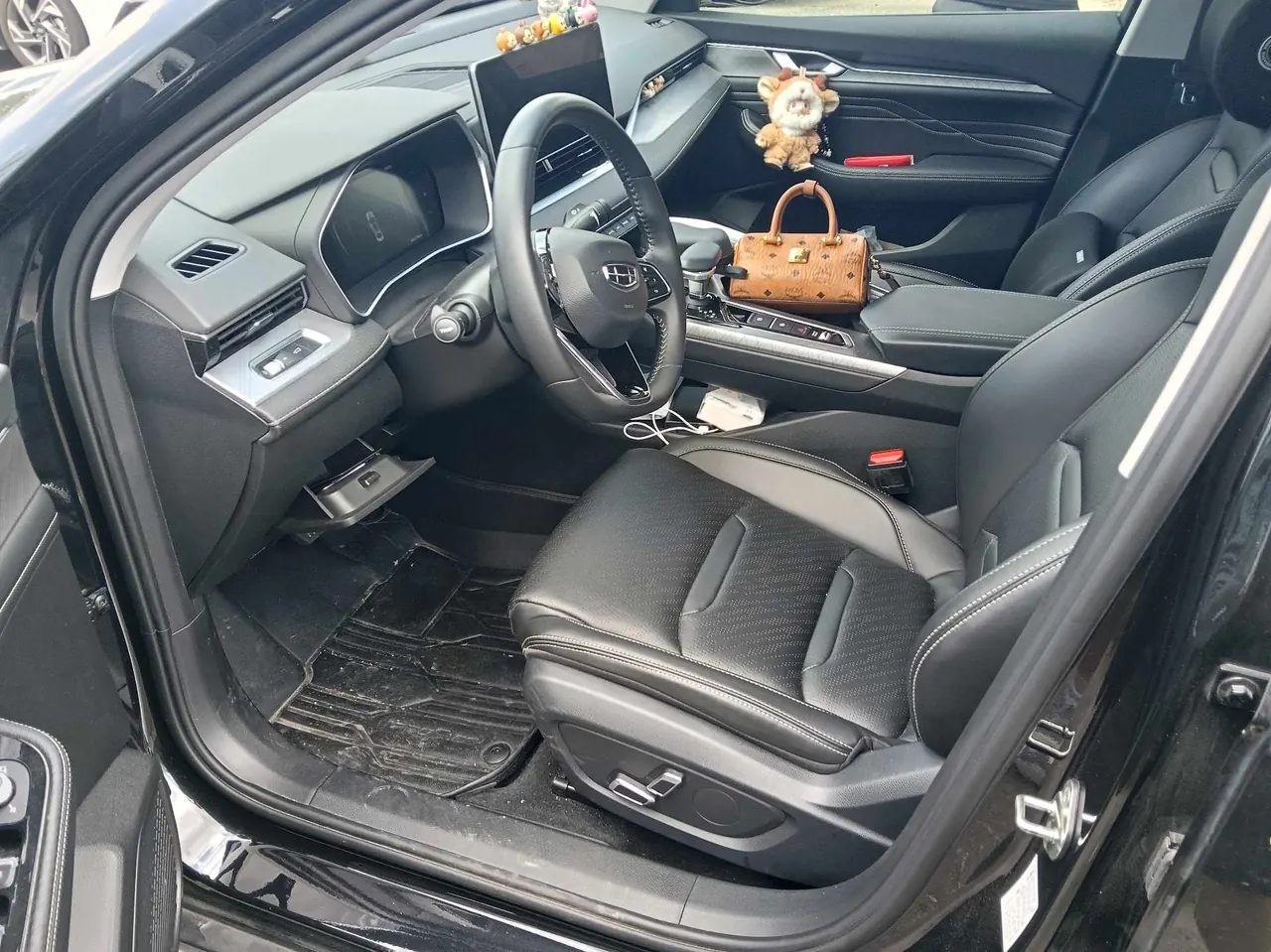 Geely 2023 Xingrui 2.0TD Luxury Automatic Transmission 3