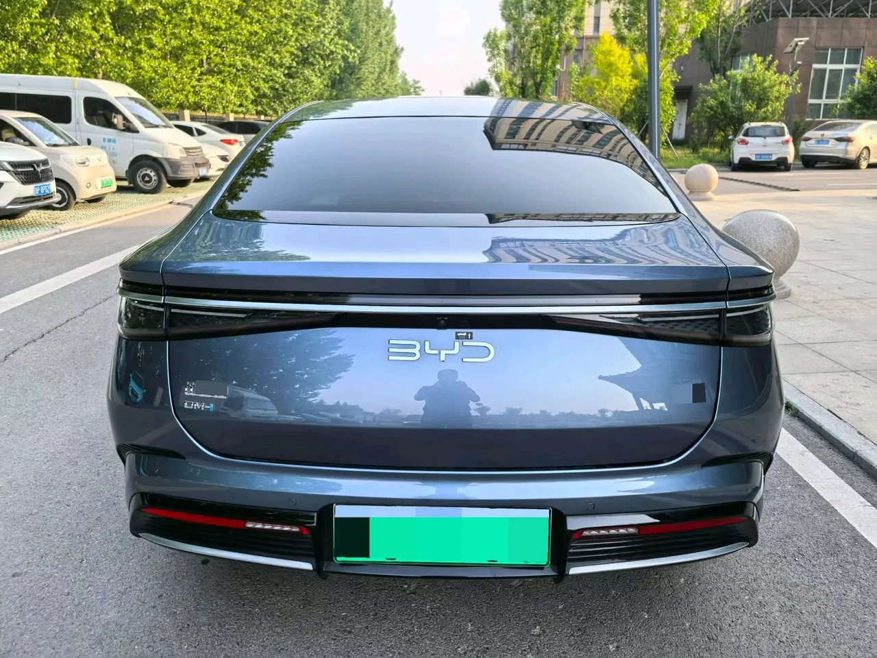 BYD 2023 Seal DM-i 1.5T Stepless 121km Honorable Automatic Gear 5