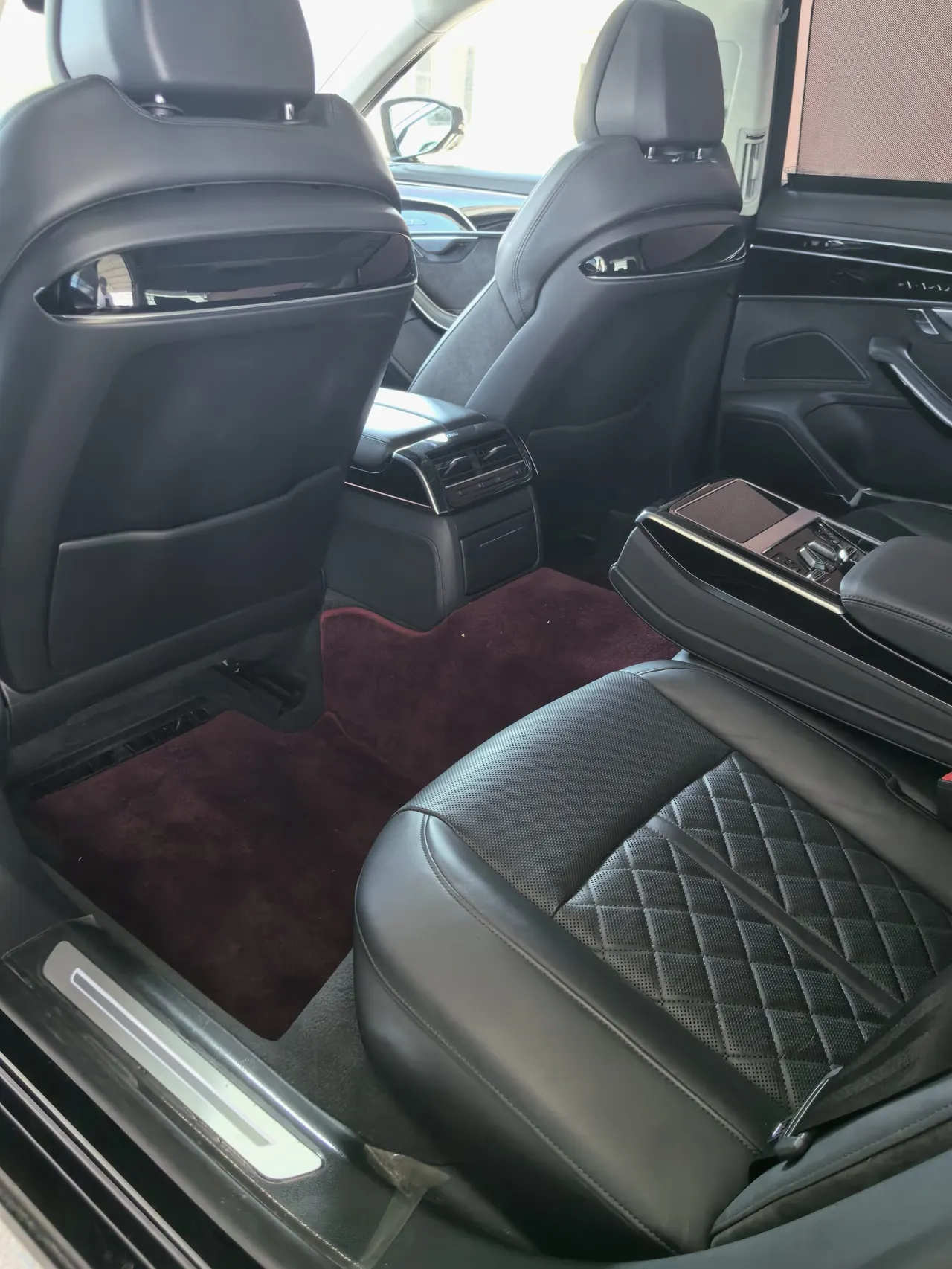 打开图片灯箱:Audi A8L New Energy (Imported) 2022 A8L PHEV 3.0TFSIe 60TFSIe Quattro Collection Edition Automatic Gear