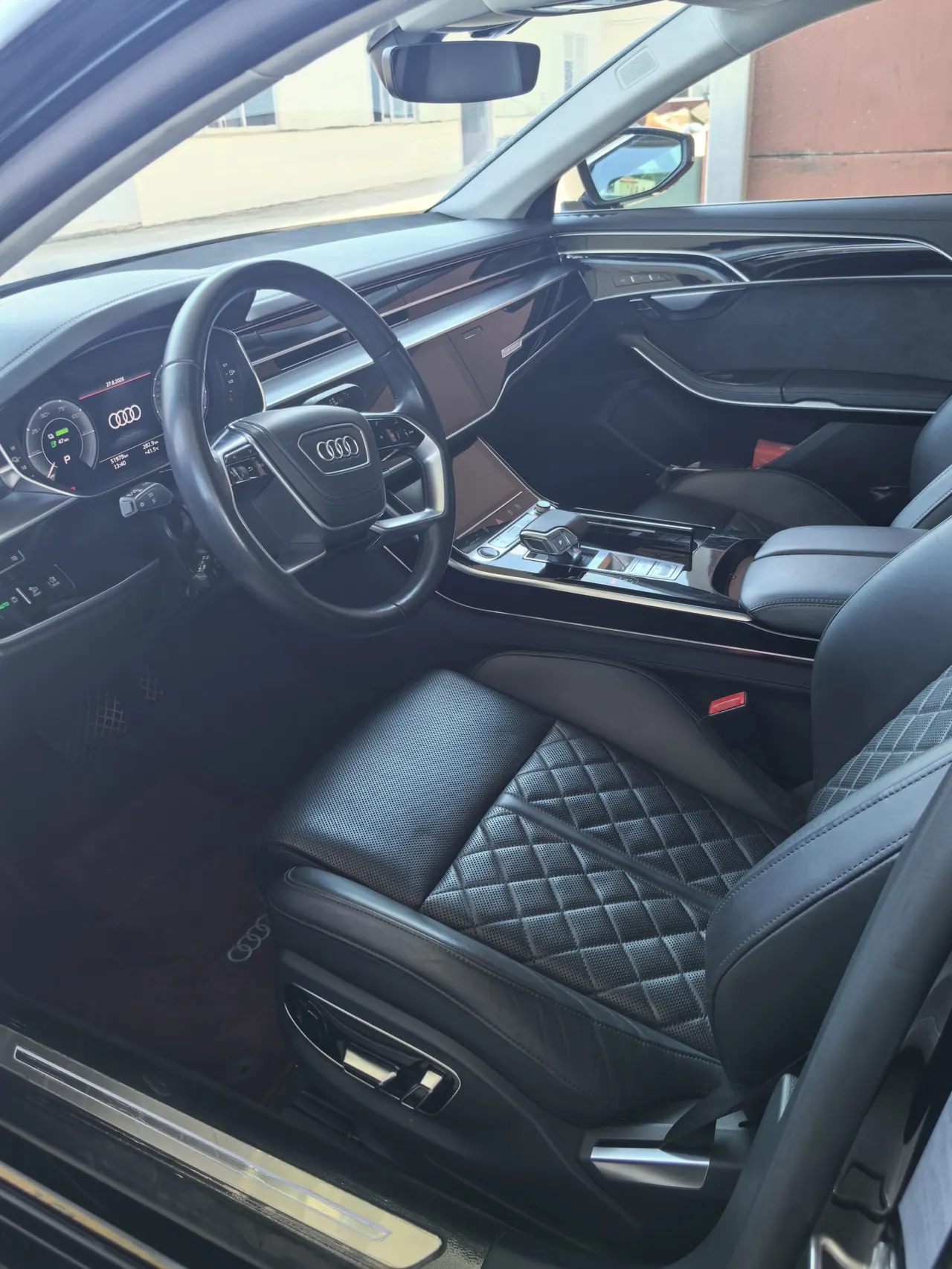 Audi A8L New Energy (Imported) 2022 A8L PHEV 3.0TFSIe 60TFSIe Quattro Collection Edition Automatic Gear 2