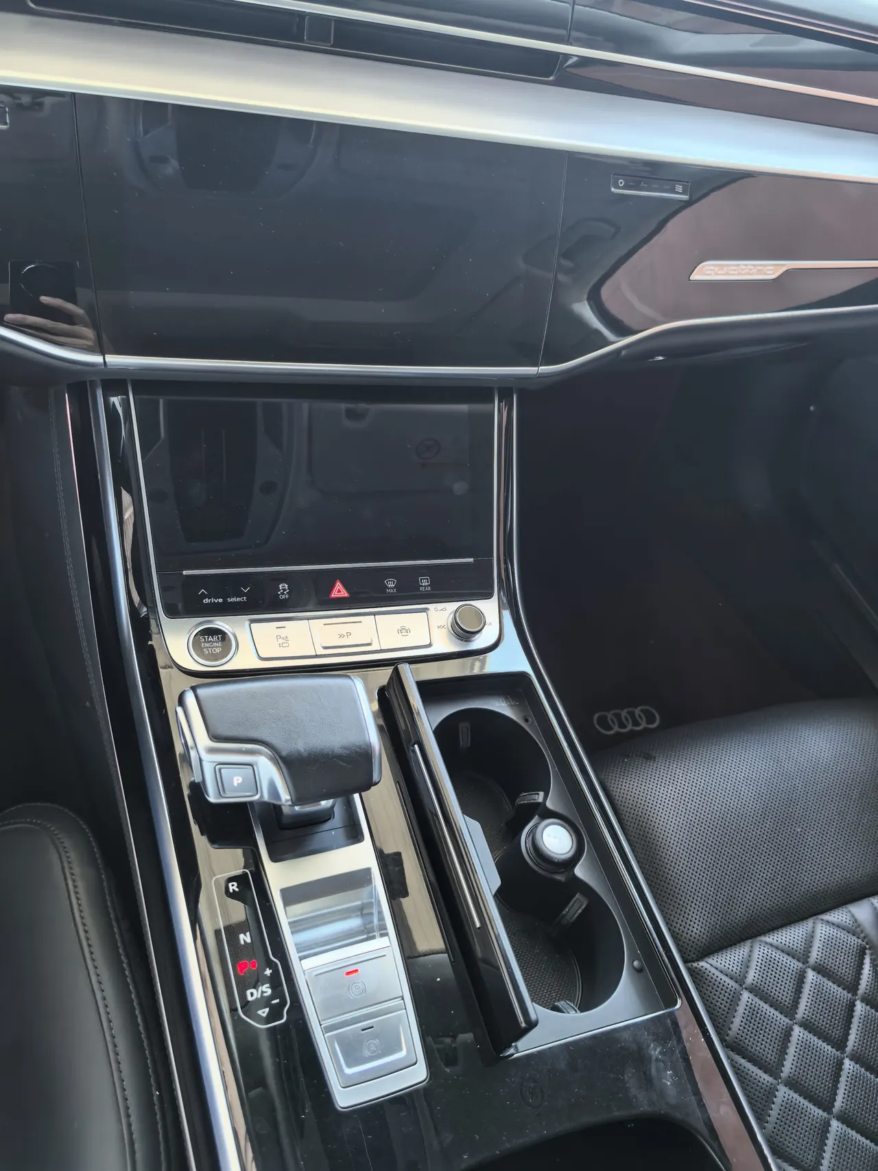 Audi A8L New Energy (Imported) 2022 A8L PHEV 3.0TFSIe 60TFSIe Quattro Collection Edition Automatic Gear 3