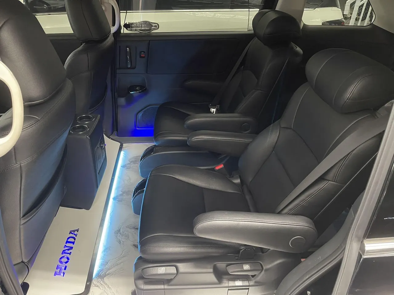 Honda 2024 Odyssey Hybrid 2.0 Stepless Sharp and Pleasant Edition Automatic Gear 5