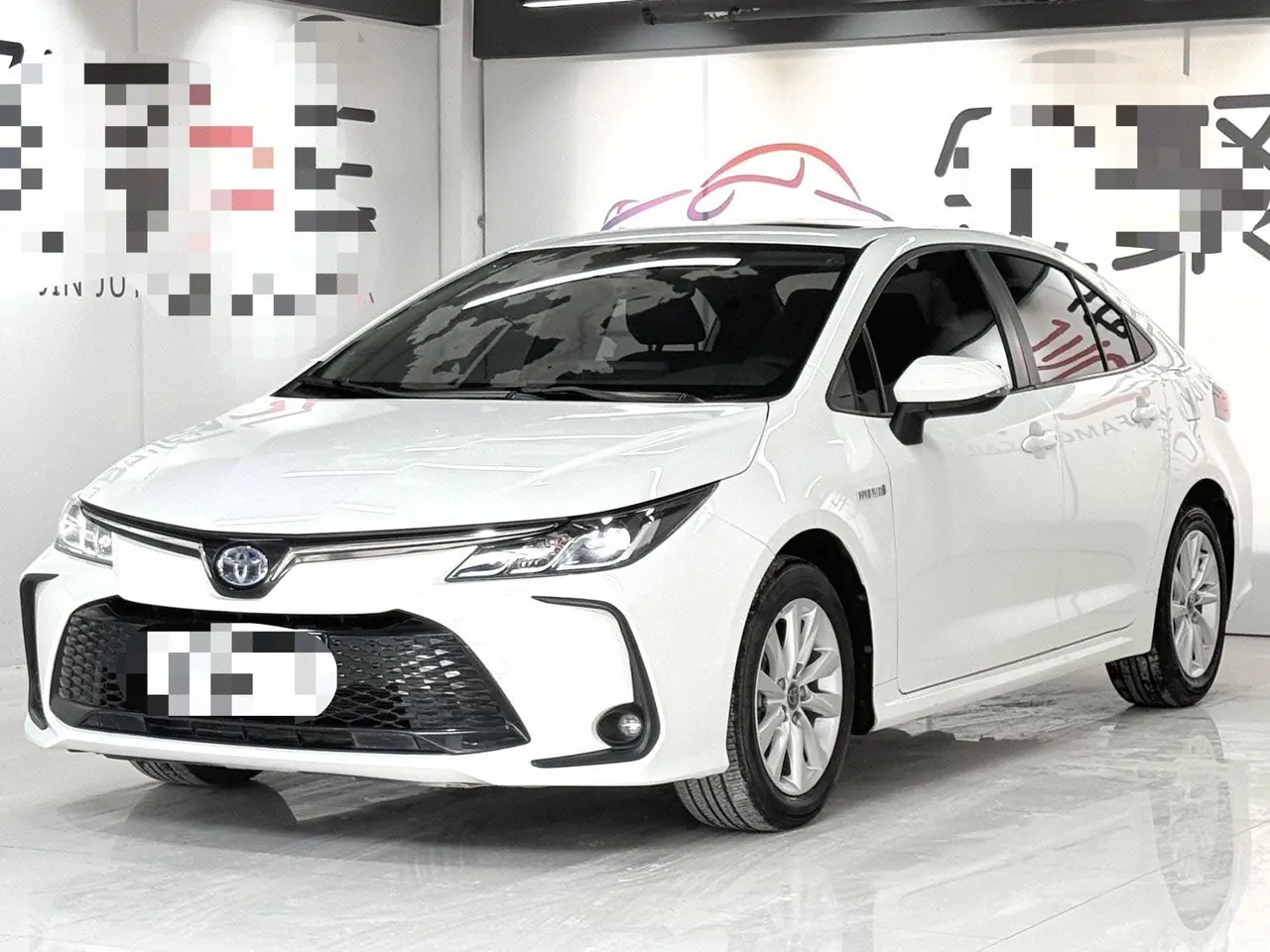 Open image lightbox: Toyota 2023 Corolla Double Engine 1.8 Stepless Intelligent Electric Hybrid Elite Automatic Gear