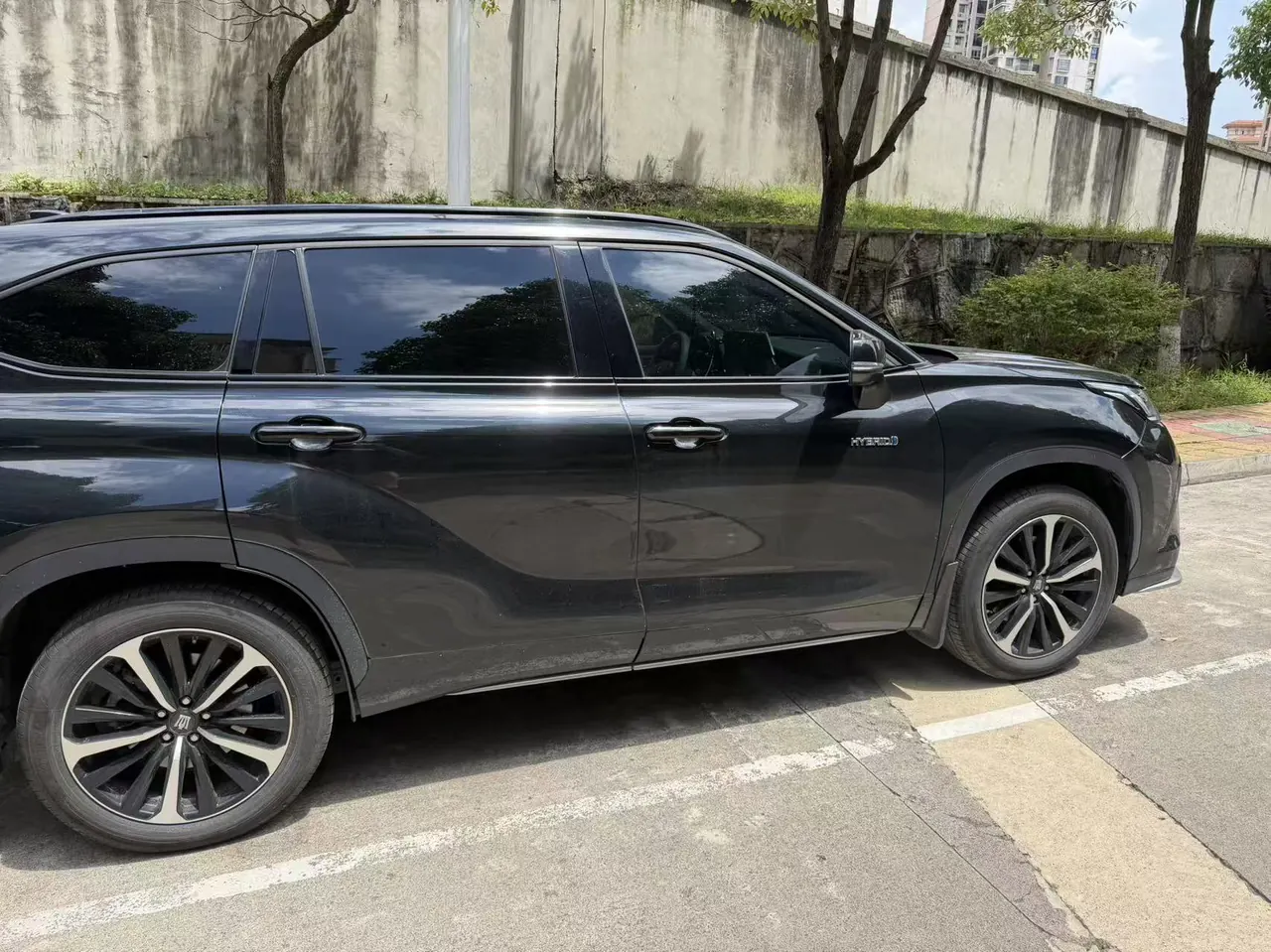 Toyota 2023 Crown Land Release 2.5 Stepless Four-wheel Drive Premium Edition Automatic Gear 4