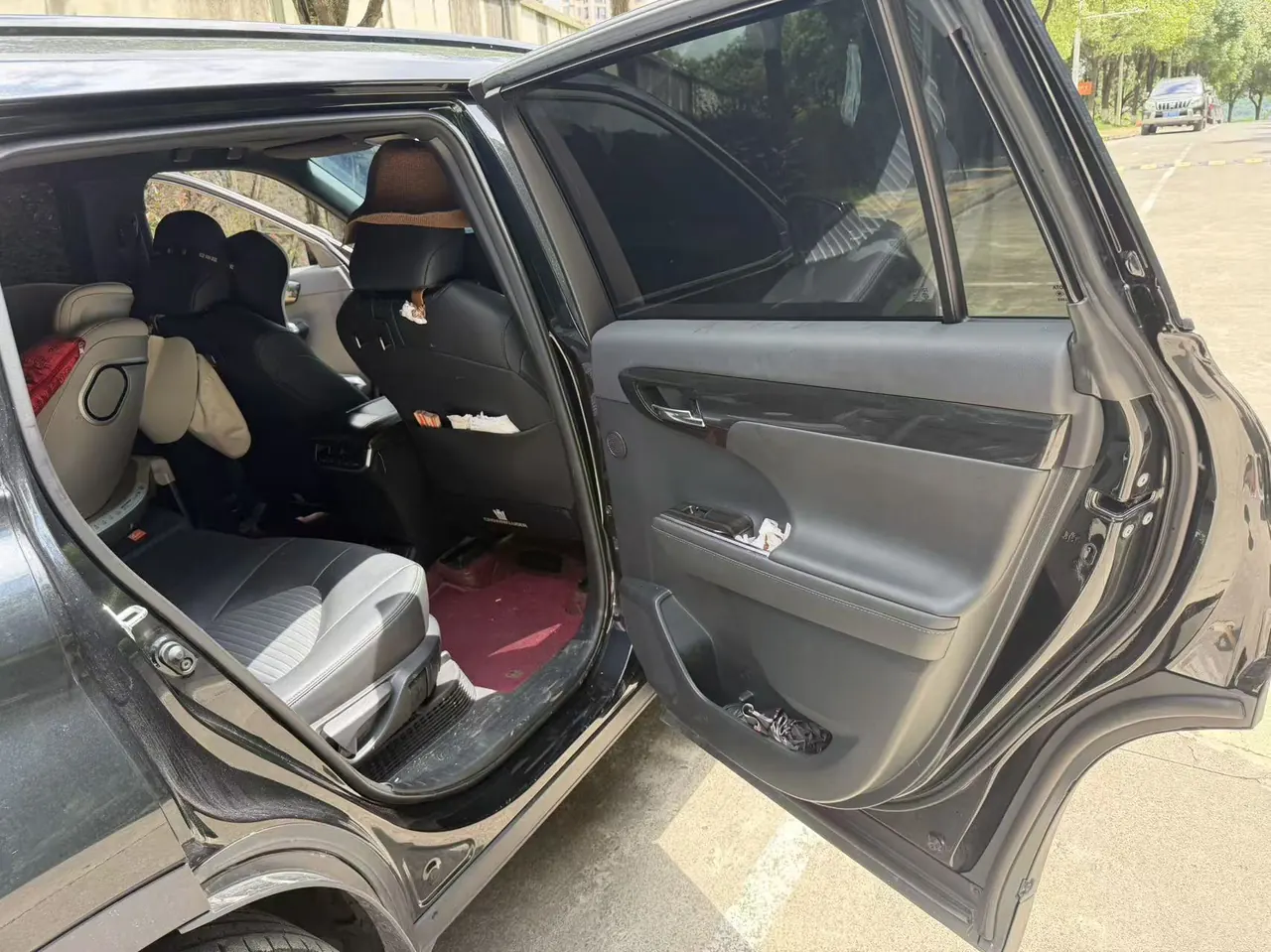 Toyota 2023 Crown Land Release 2.5 Stepless Four-wheel Drive Premium Edition Automatic Gear 8