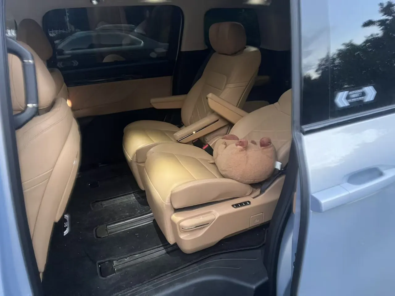 GAC Trumpchi 2024 E8 2.0 150km MAX Automatic Transmission 5
