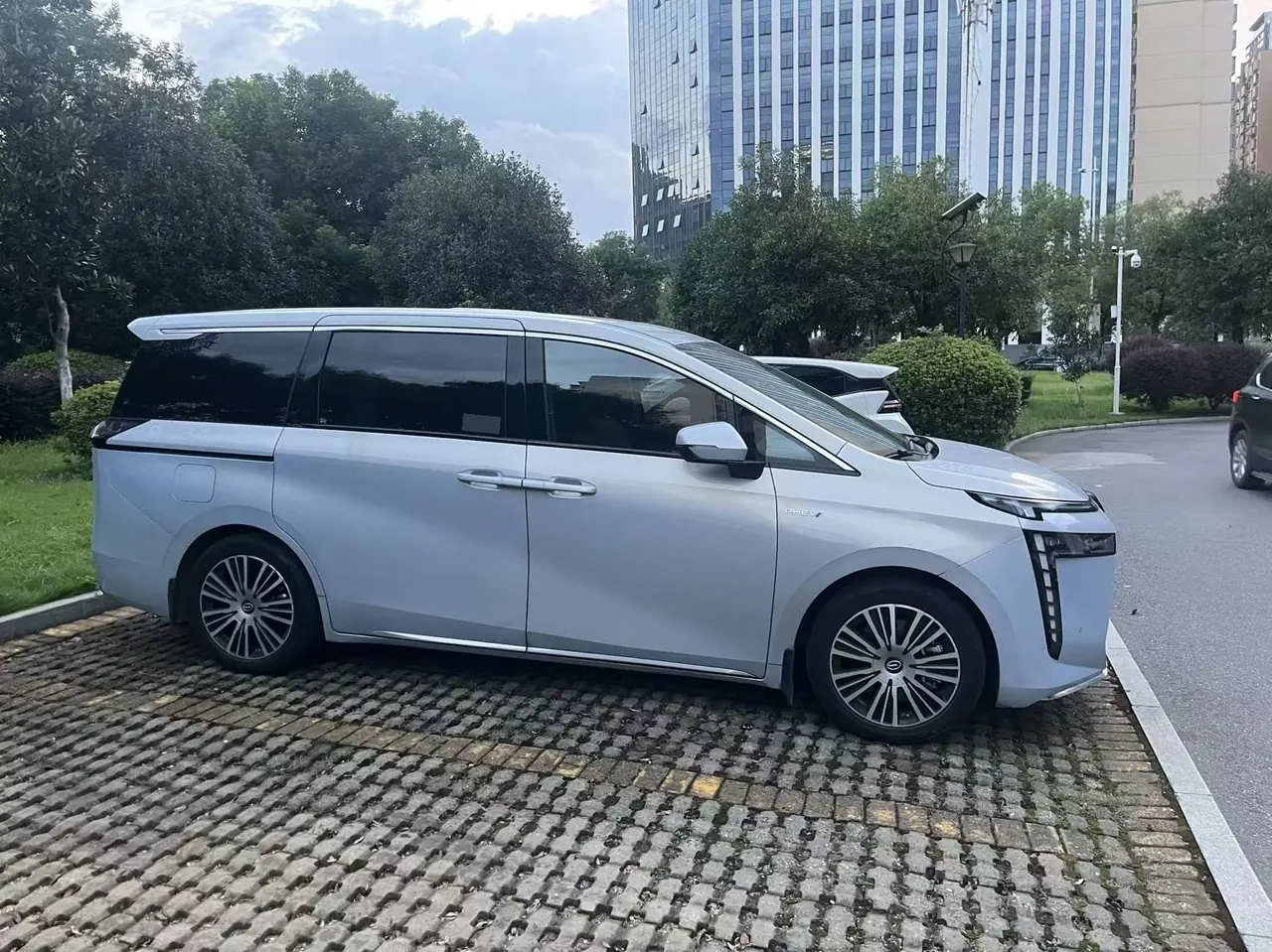 GAC Trumpchi 2024 E8 2.0 150km MAX Automatic Transmission 8