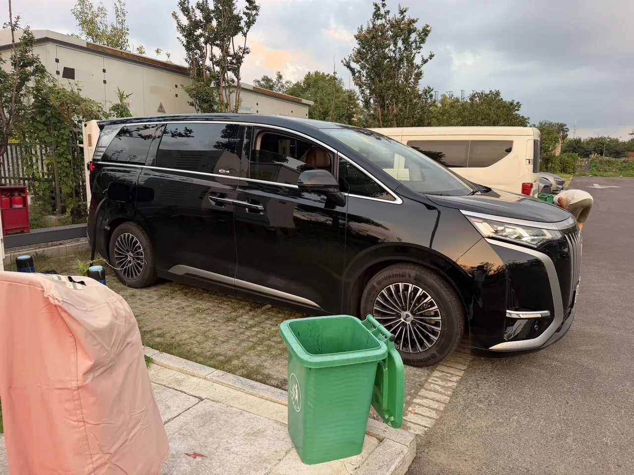 Denza 2024 Denza D9 DM-i 1.5T stepless 970 luxury automatic gear 4