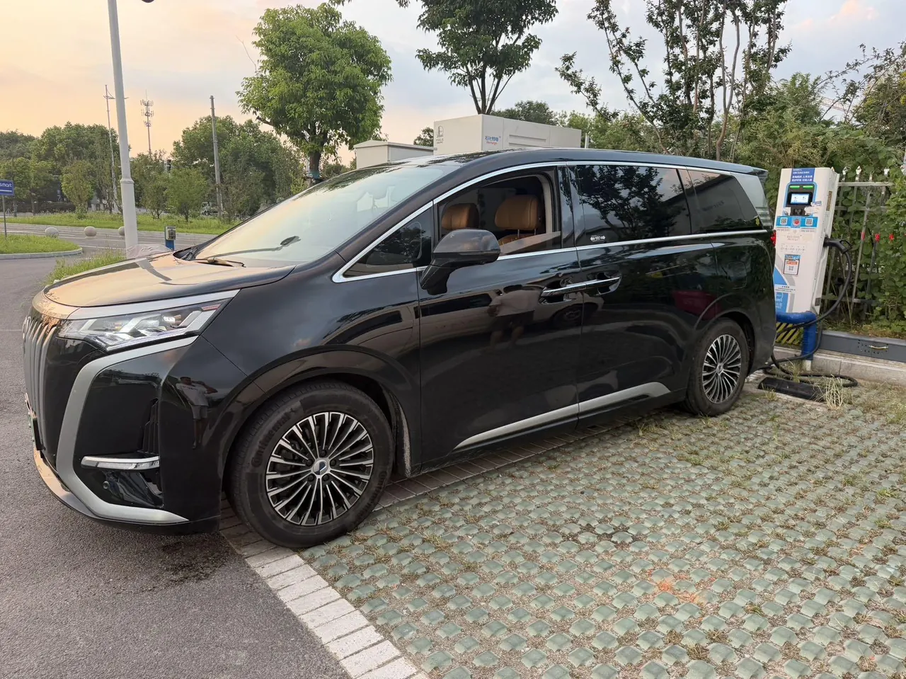 Denza 2024 Denza D9 DM-i 1.5T stepless 970 luxury automatic gear 5