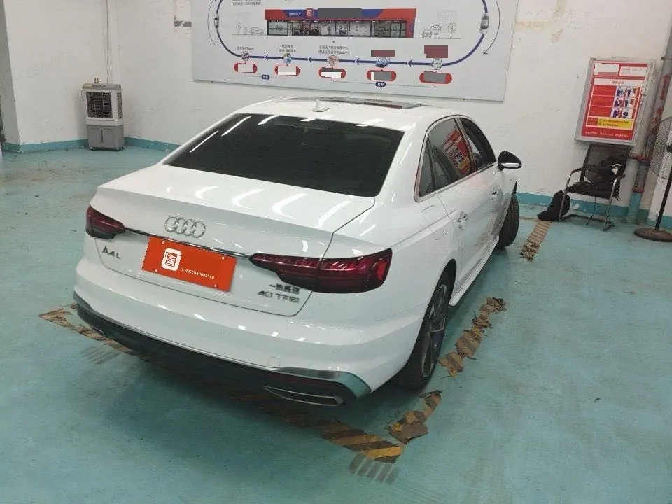 Audi 2020 A4L 2.0TFSI 40TFSI Fashion Dynamic Automatic 2