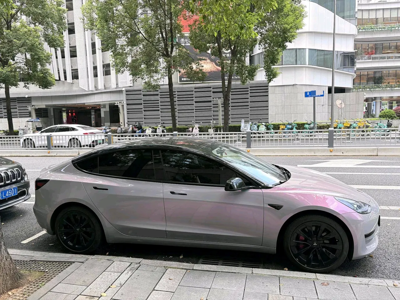 Tesla 2022 Model 3 rear-wheel drive version of automatic transmission 3