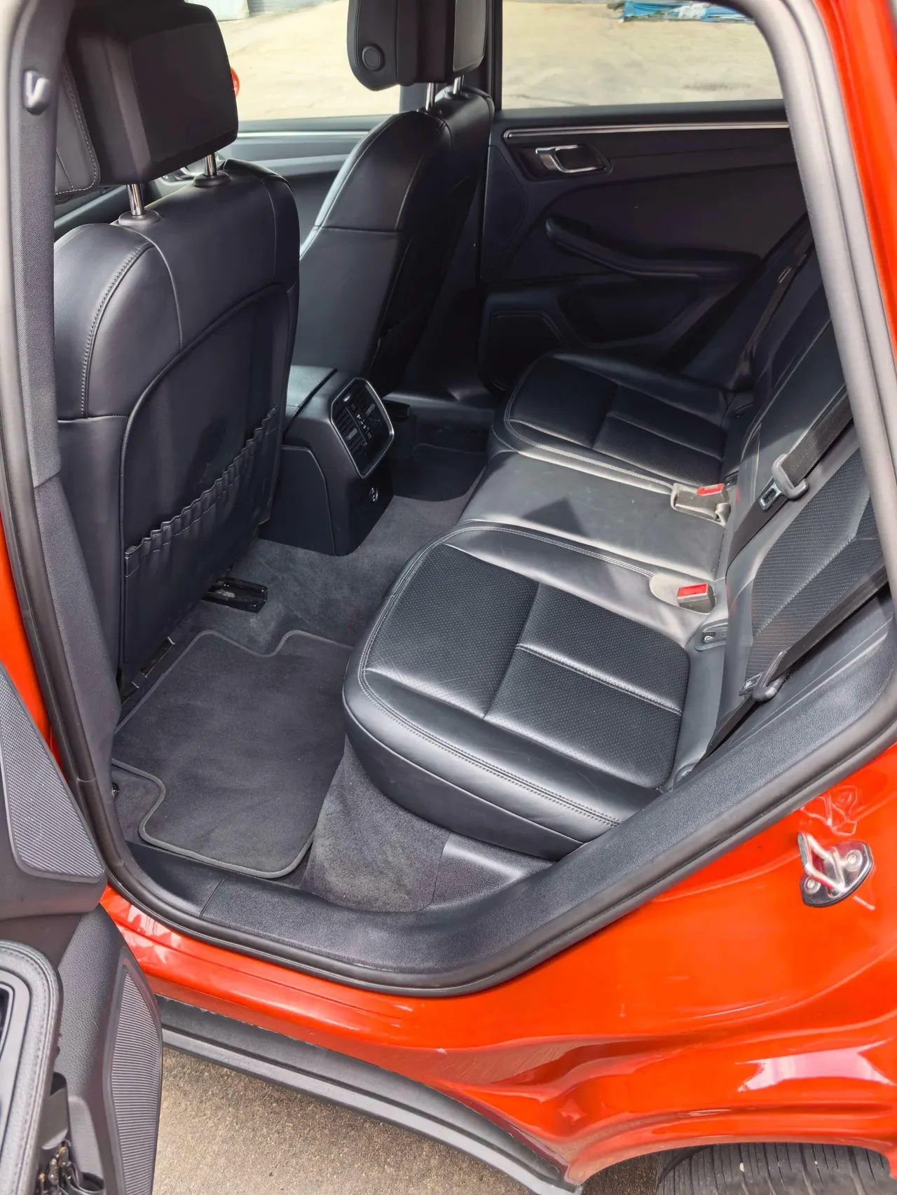 Porsche Macan (Imported) 2023 Macan 2.0T Automatic Gear 3