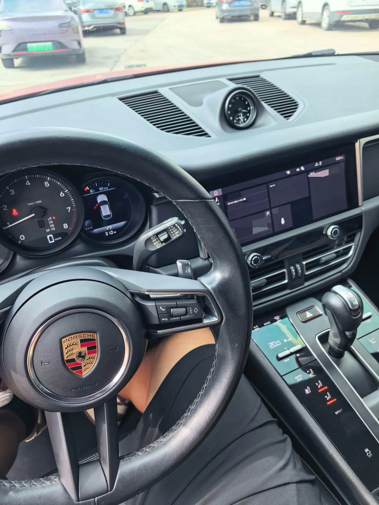 Porsche Macan (Imported) 2023 Macan 2.0T Automatic Gear 4