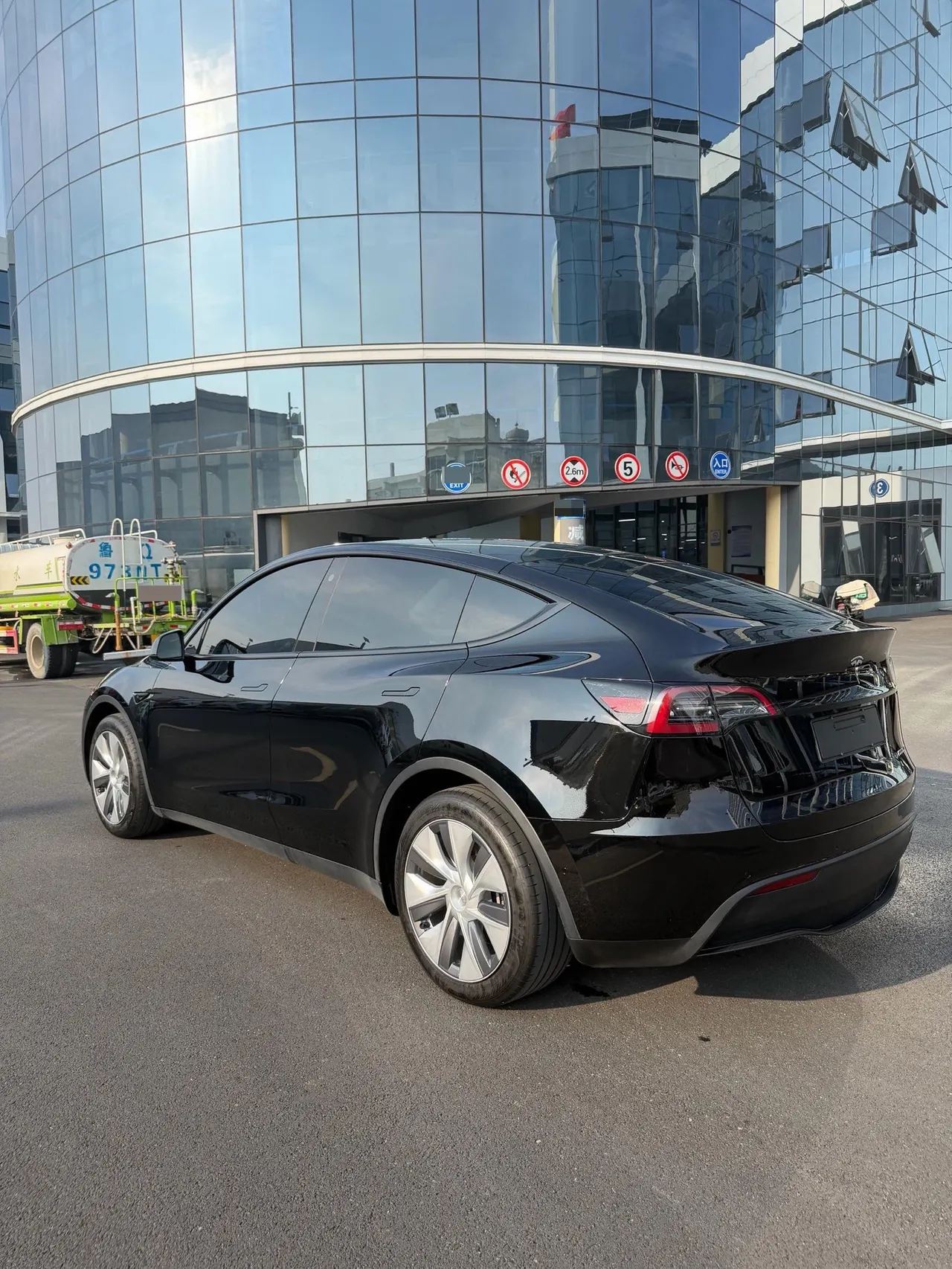 Tesla 2022 Model Y rear-wheel drive version automatic transmission 4