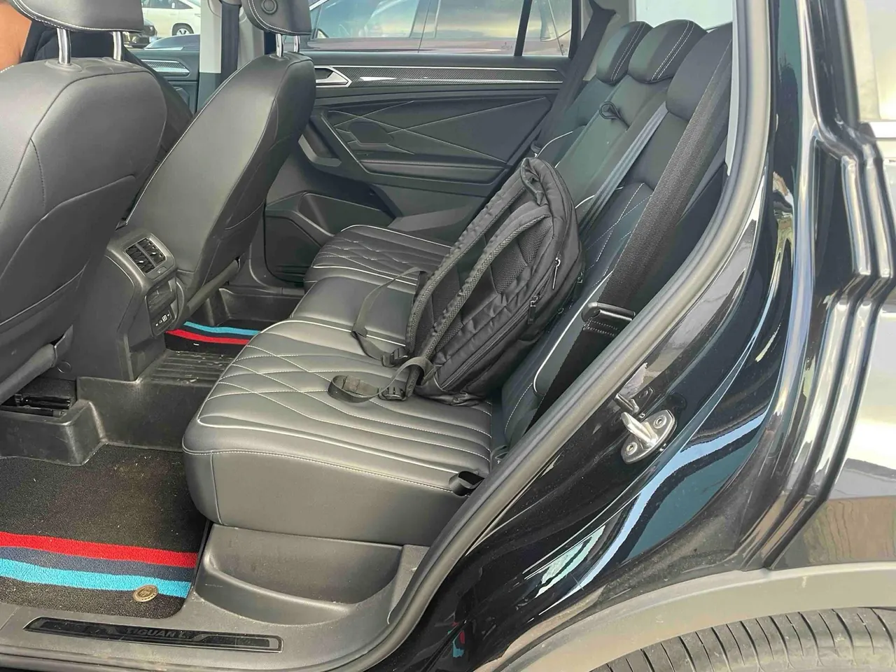 Volkswagen 2024 Tiguan L R-Line 2.0TSI 330TSI Two‑wheel‑drive R‑Line Dragon Glory Edition Automatic 3