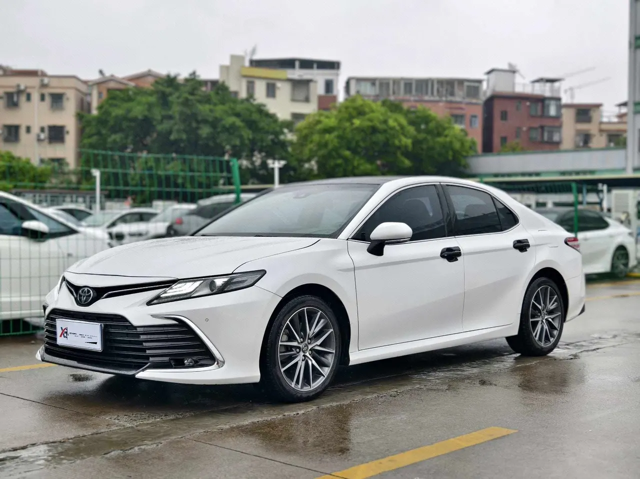 Open image lightbox: Toyota 2021 Camry 2.5G Deluxe Edition Automatic Gear