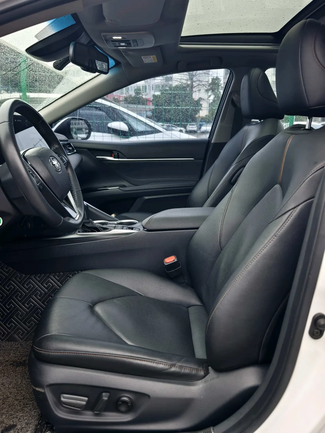 Toyota 2021 Camry 2.5G Deluxe Edition Automatic Gear 4