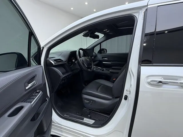 Toyota 2021 Sai 2.5 Stepless Premium Edition Automatic Gear 5