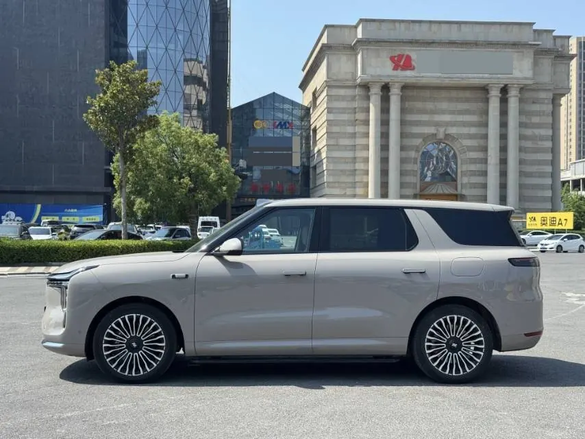 IM 2026 IM LS8 66 Ultra Technology Flagship Large Five-seater Automatic Transmission 2