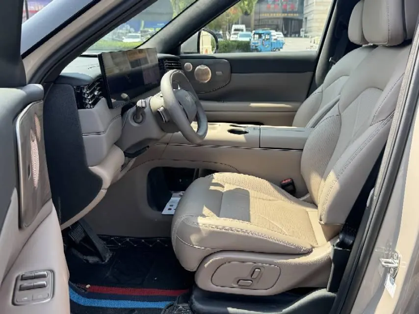 IM 2026 IM LS8 66 Ultra Technology Flagship Large Five-seater Automatic Transmission 4