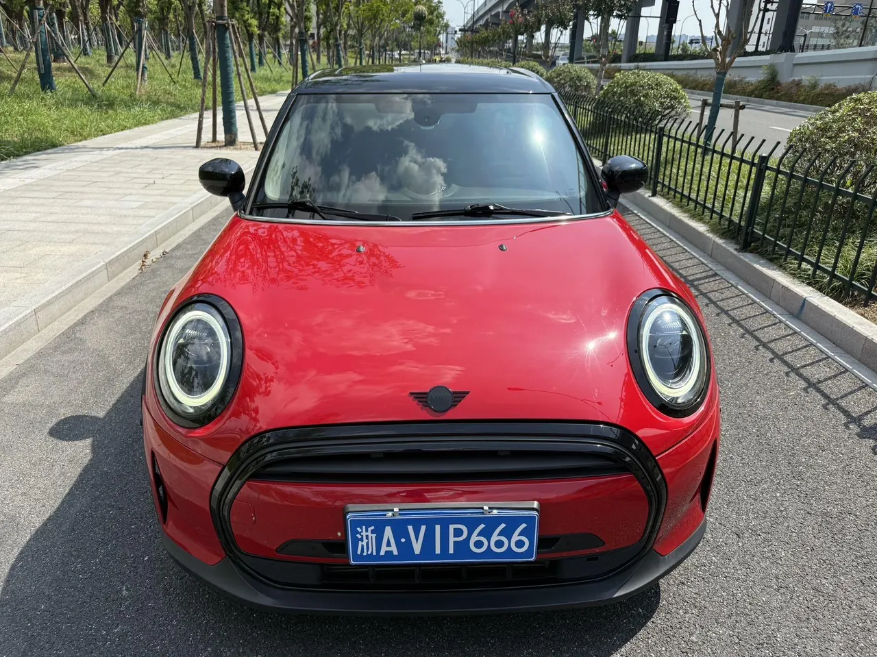 MINI Mini 5-Door (Imported) 2022 Mini Cooper 1.5T Camden Limited Edition Automatic Gear 8